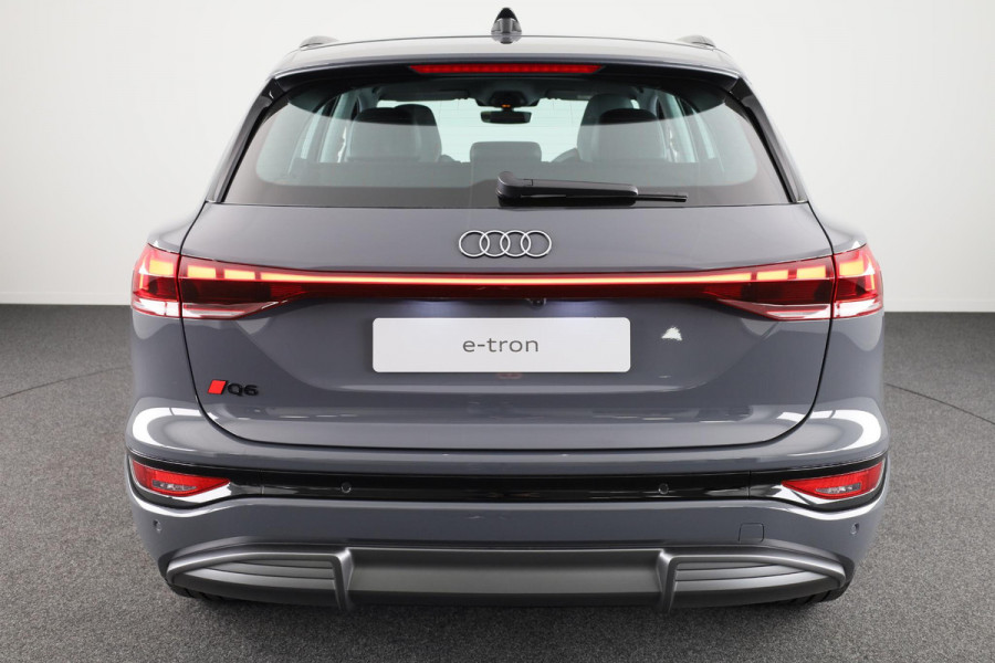 Audi Q6 e-tron Advanced edition performance 100 kWh Tech Plus pakket, sportstoelen met leder