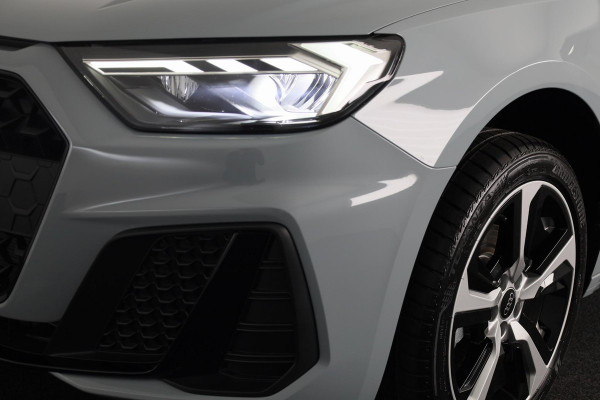 Audi A1 Sportback 30 TFSI S edition Optiekpakket zwart plus, stoelverwarming voorin, privacy glas