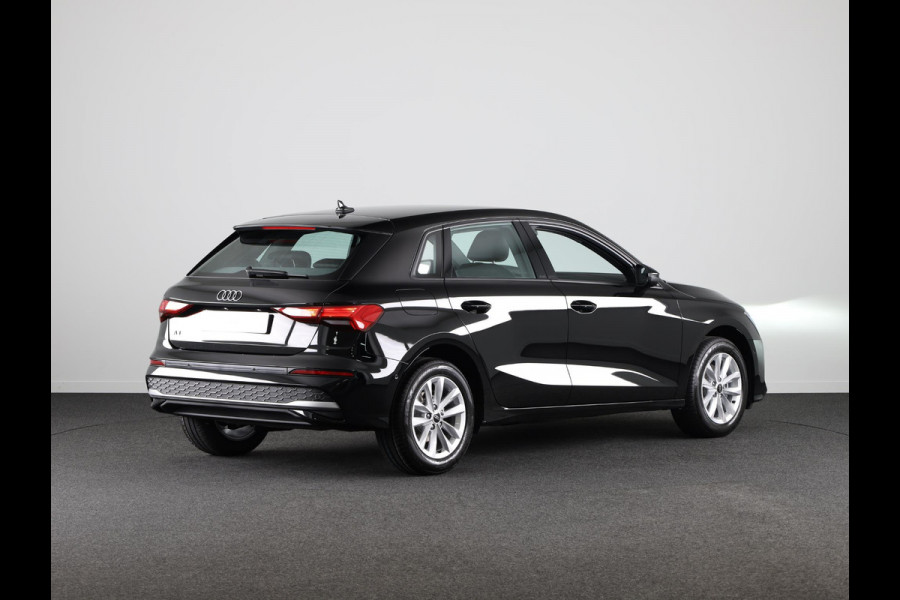 Audi A3 Sportback 30 TFSI Pro Line Audi A3 Sportback Pro Line S-tronic voor een vast maandbedrag van slechts € 499 (o.b.v. 24 maanden en 10.000 km per jaar).