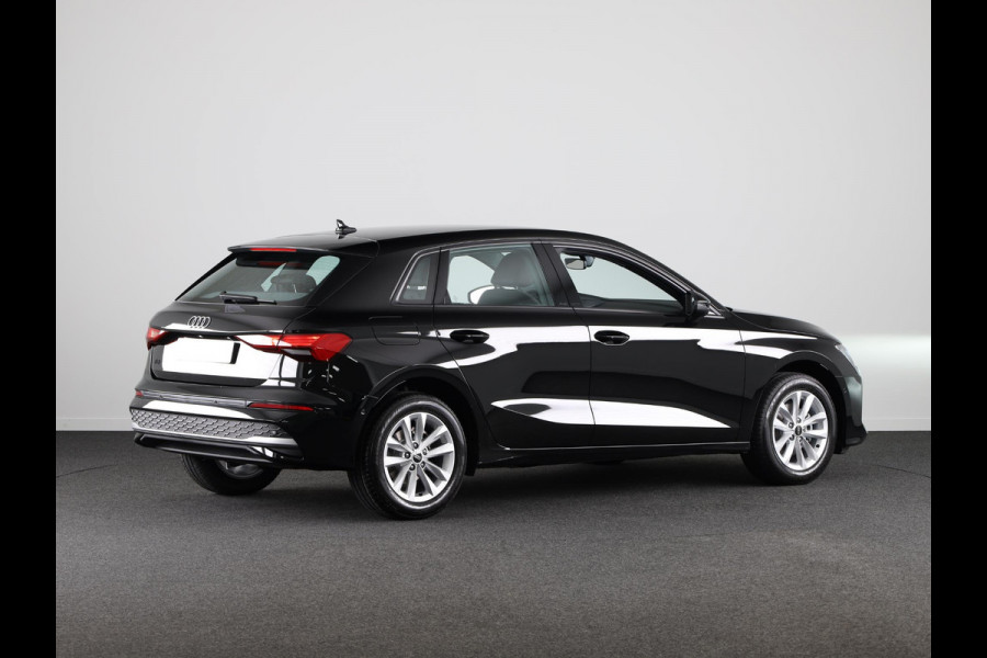 Audi A3 Sportback 30 TFSI Pro Line Audi A3 Sportback Pro Line S-tronic voor een vast maandbedrag van slechts € 499 (o.b.v. 24 maanden en 10.000 km per jaar).