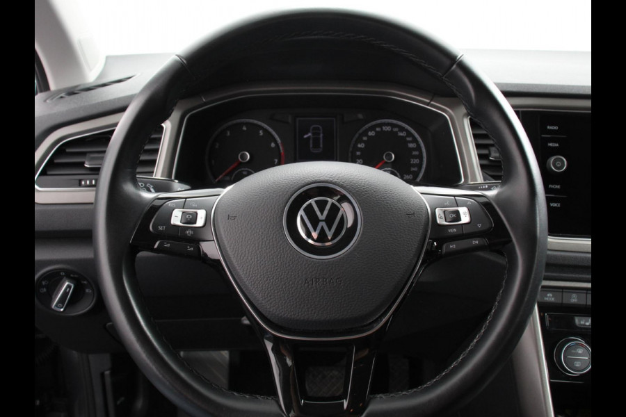 Volkswagen T-Roc 1.5 TSI Style | Navigatie | Apple Carplay/Android Auto | Electrisch bedienbare achterklep | Dab | Cruise Control |