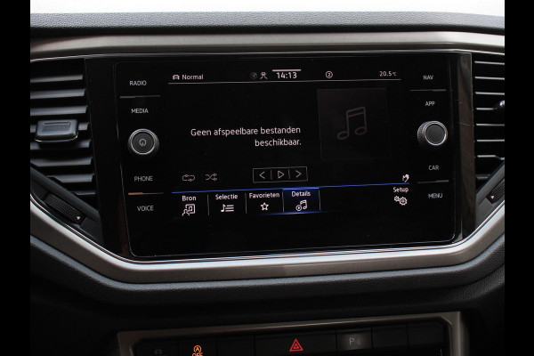 Volkswagen T-Roc 1.5 TSI Style | Navigatie | Apple Carplay/Android Auto | Electrisch bedienbare achterklep | Dab | Cruise Control |