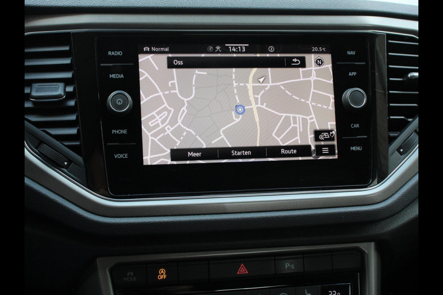 Volkswagen T-Roc 1.5 TSI Style | Navigatie | Apple Carplay/Android Auto | Electrisch bedienbare achterklep | Dab | Cruise Control |