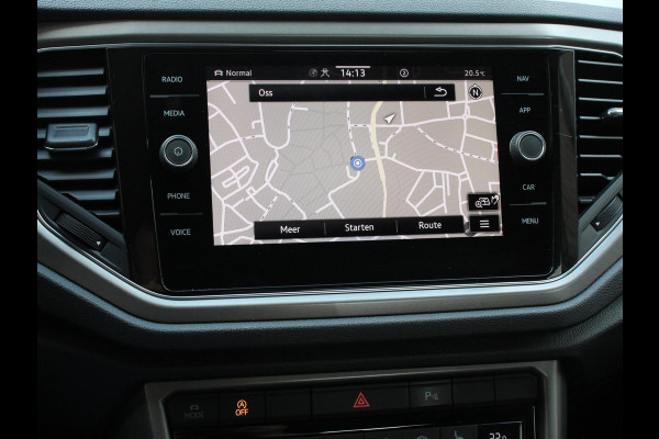 Volkswagen T-Roc 1.5 TSI Style | Navigatie | Apple Carplay/Android Auto | Electrisch bedienbare achterklep | Dab | Cruise Control |