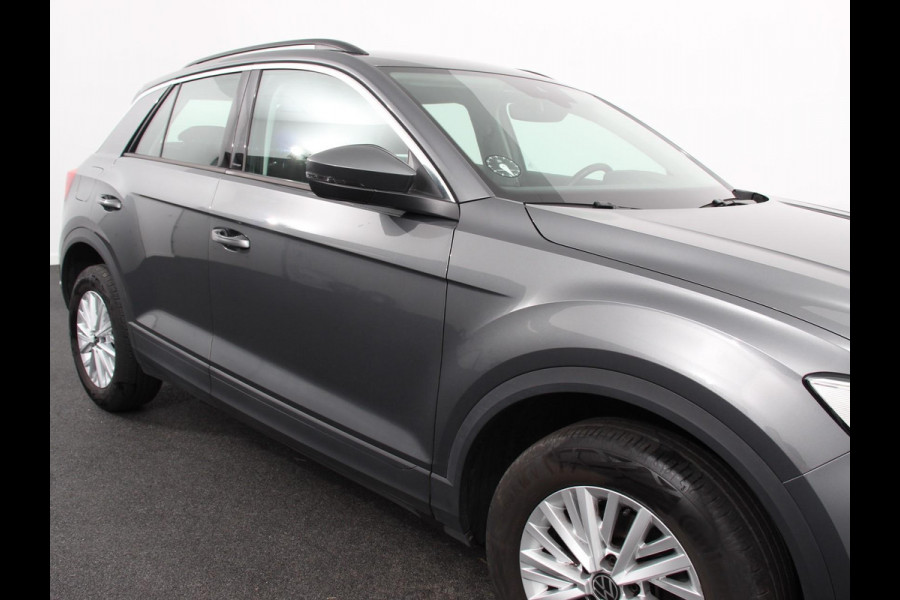 Volkswagen T-Roc 1.5 TSI Style | Navigatie | Apple Carplay/Android Auto | Electrisch bedienbare achterklep | Dab | Cruise Control |