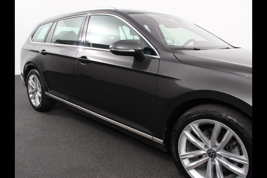 Volkswagen Passat Variant 1.5 TSI 150pk DSG Elegance High | Navigatie | Apple Carplay/Android Auto | Camera | Electrische kofferbak | Climate Control | Dab | Adaptive Cruise Control | Stoelverwarming