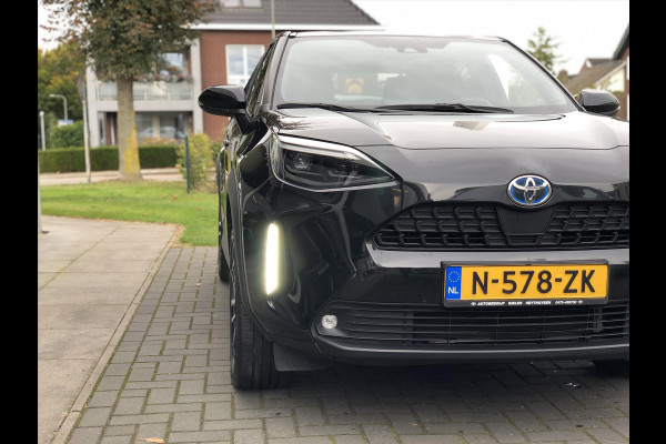 Toyota Yaris Cross 1.5 Hybrid Dynamic | Trekhaak, Apple CarPlay/Android Auto, 17 inch, Keyless, Privacy Glass, Parkeercamera