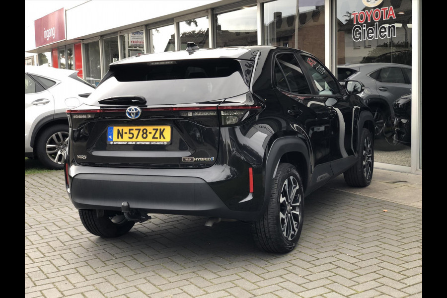 Toyota Yaris Cross 1.5 Hybrid Dynamic | Trekhaak, Apple CarPlay/Android Auto, 17 inch, Keyless, Privacy Glass, Parkeercamera