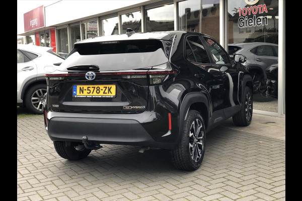 Toyota Yaris Cross 1.5 Hybrid Dynamic | Trekhaak, Apple CarPlay/Android Auto, 17 inch, Keyless, Privacy Glass, Parkeercamera