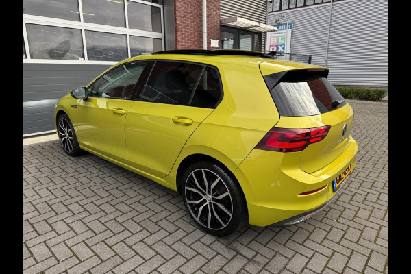 Volkswagen Golf 1.5 eTSI 150PK IQ LED ACC Pano Navi Carplay