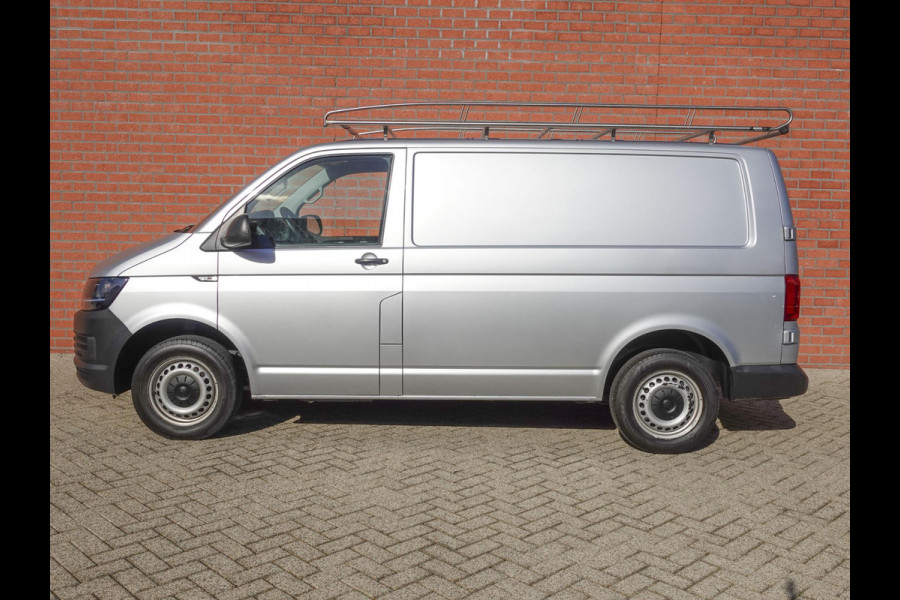 Volkswagen Transporter 2.0 TDI L1H1 Highline Airco Navigatie  Cruise control Imperiaal Trekhaak