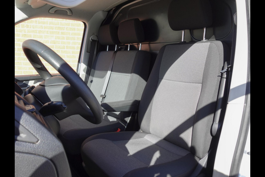 Volkswagen Transporter 2.0 TDI L1H1 Highline Airco Navigatie  Cruise control Imperiaal Trekhaak