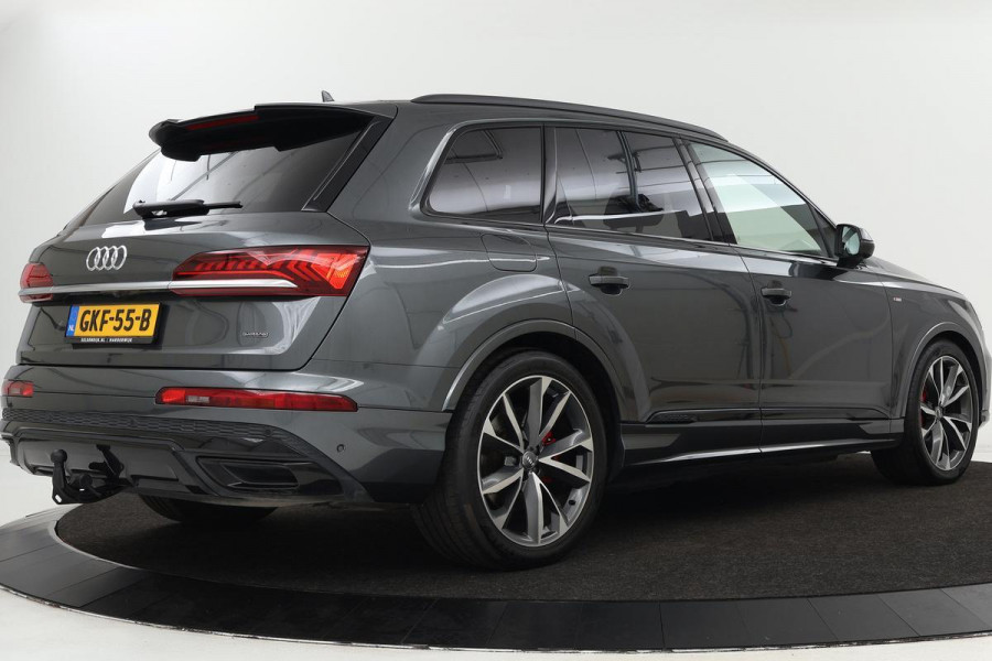 Audi Q7 60 TFSIe quattro S-line | Adaptive cruise | 360 camera | Trekhaak | Carplay | Matrix LED | Luchtvering | Half leder