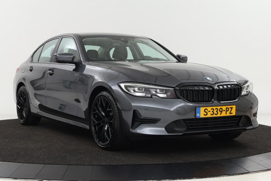 BMW 3-serie 318d Advantage | Leder | Navigatie | Bluetooth | DAB+ | Climate control | PDC | Cruise control