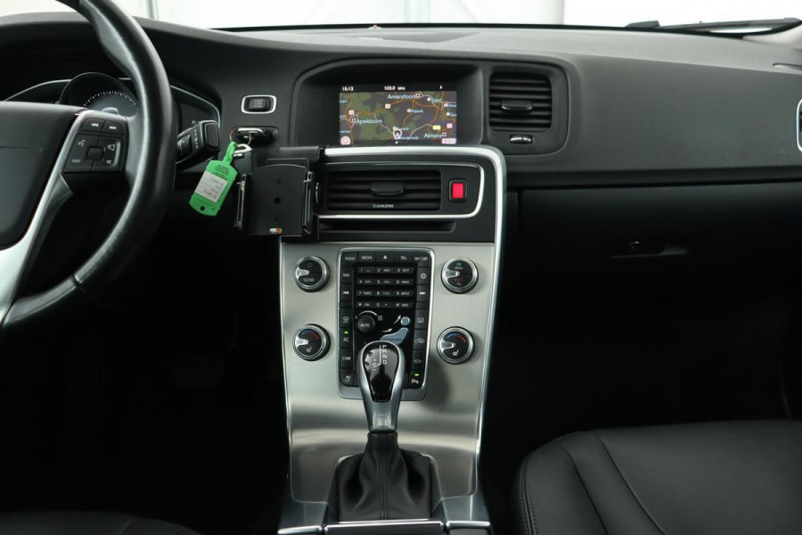 Volvo S60 1.5 T2 Polar+ | Leder | Stoel & stuurverwarming | Trekhaak | Standkachel | Harman/Kardon | Navigatie | Xenon | Camera | Memory | DAB