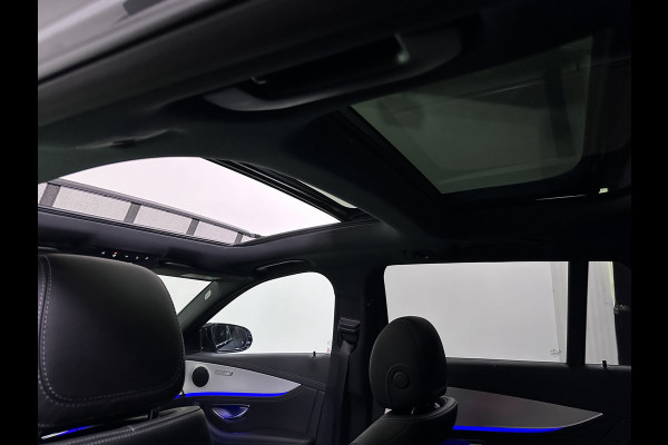 Mercedes-Benz E-Klasse Estate 200 AMG Night pakket | Panodak | 360 Camera | Carplay | Lederen Bekleding | Sfeerverlichting | Stoelverwarming | Lane Assist | Widescreen | Dodehoek Detectie | Sportstoelen |