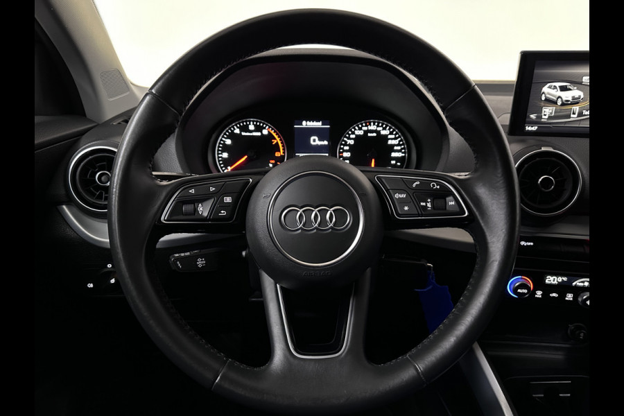 Audi Q2 30 TFSI Advanced edition | Carplay | Stoelverwarming | Cruise Control | Parkeersensor | Spraak Bedinging | Climate Control Connected Services |