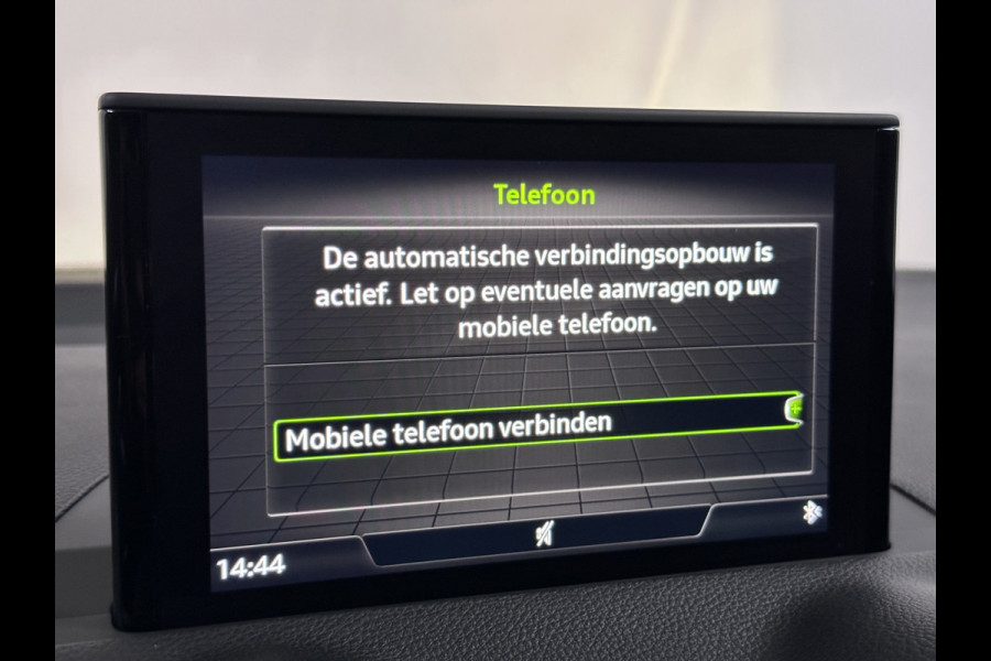 Audi Q2 30 TFSI Advanced edition | Carplay | Stoelverwarming | Cruise Control | Parkeersensor | Spraak Bedinging | Climate Control Connected Services |