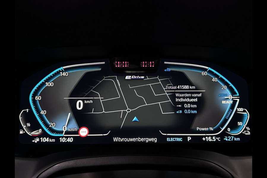 BMW 3 Serie Touring 330e Sportline Plug in Hybrid 293pk PHEV | Lederen Sportstoelen | Trekhaak af Fabriek | Adaptive Cruise | Harman Kardon | Laser LED | Head Up | Sfeerverlichting | Apple Carplay |