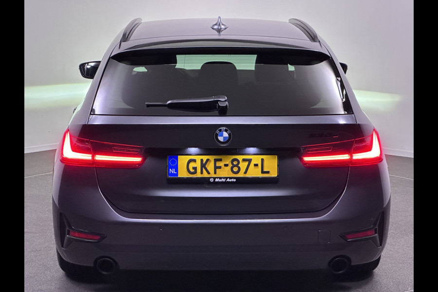 BMW 3 Serie Touring 330e Sportline Plug in Hybrid 293pk PHEV | Lederen Sportstoelen | Trekhaak af Fabriek | Adaptive Cruise | Harman Kardon | Laser LED | Head Up | Sfeerverlichting | Apple Carplay |