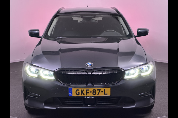 BMW 3 Serie Touring 330e Sportline Plug in Hybrid 293pk PHEV | Lederen Sportstoelen | Trekhaak af Fabriek | Adaptive Cruise | Harman Kardon | Laser LED | Head Up | Sfeerverlichting | Apple Carplay |