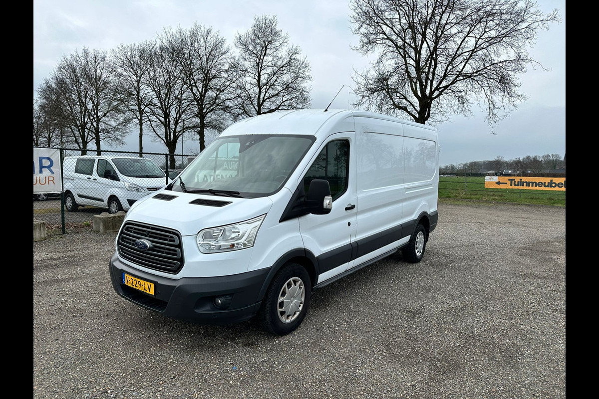 Ford Transit 350 2.0 TDCI 131pk L2H2 3Pers. Airco Navigatie SYNC3 Trekhaak(2750kg!) Camera Lengte 3 hoogte 2 Trend 385Nm/1500trpm