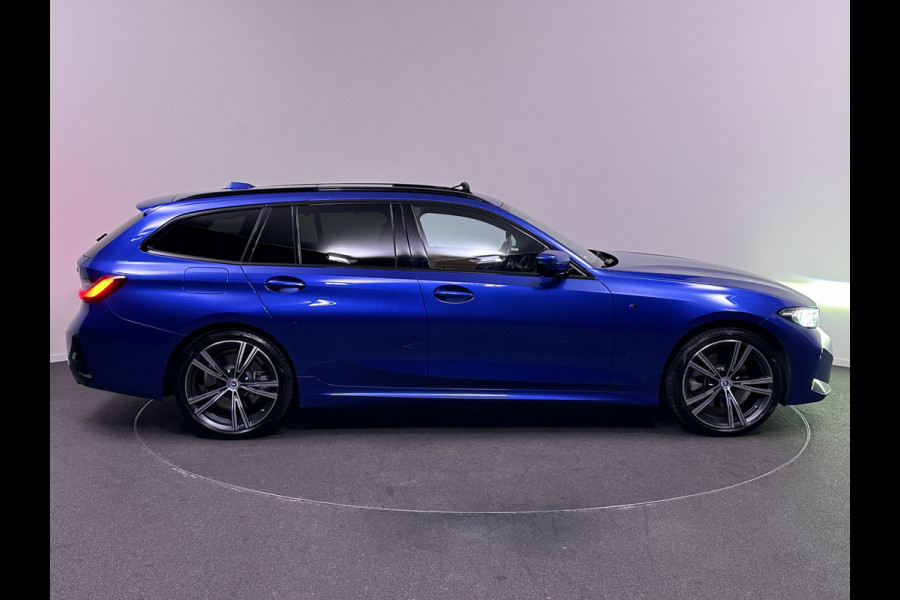 BMW 3 Serie Touring 330e M Sport Facelift Plug In Hybrid PHEV | Panodak | Lederen Competition Stoelen Memory | Trekhaak af Fabriek | Widescreen Navi | Head Up | 19 "L.M | Camera | Apple Carplay |