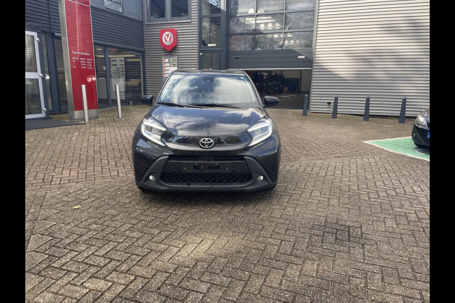 Toyota Aygo X 1.0 VVT-i S-CVT first