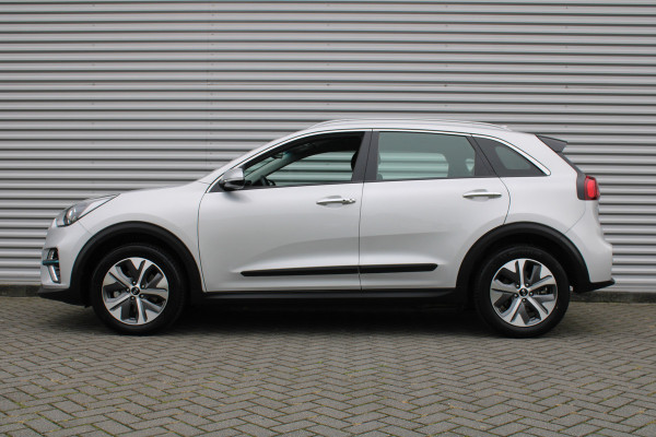 Kia e-Niro DynamicLine 64 kWh | Airco | Cruise | Navi | Camera | 17" LM |