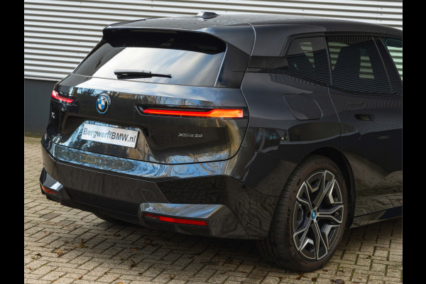 BMW iX xDrive50 - Sportpakket - Stoelventilatie - ACC - Parking Ass Prof - Lasers - 112 kWh