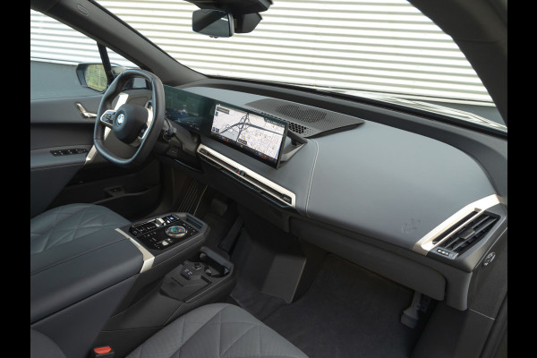 BMW iX xDrive50 - Sportpakket - Stoelventilatie - ACC - Parking Ass Prof - Lasers - 112 kWh