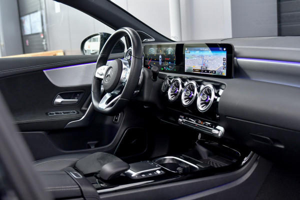 Mercedes-Benz A-Klasse 250 e AMG Edition. BTW, Pano, Burm, Sfeer, CarPlay, Multibeam!