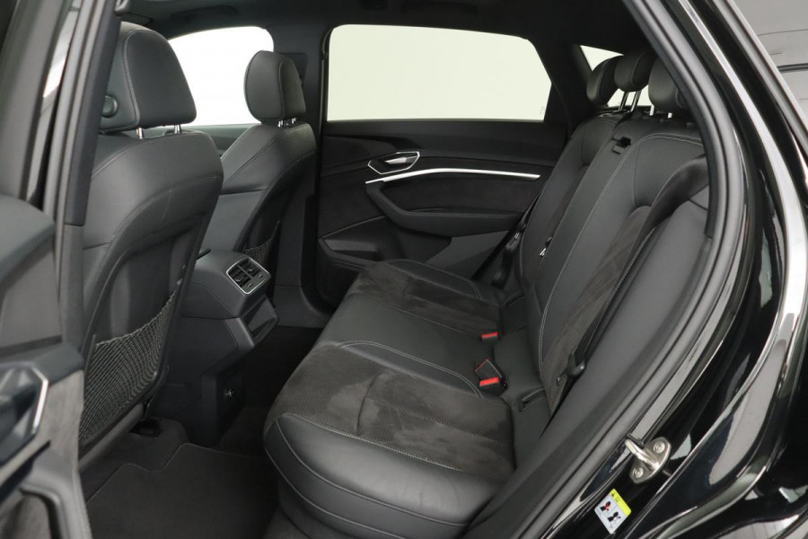 Audi e-tron 55 quattro Advanced S-Line | Panoramadak | Carplay | Adaptive Cruise | Sportstoelen | Alcantara | Full LED | Navigatie