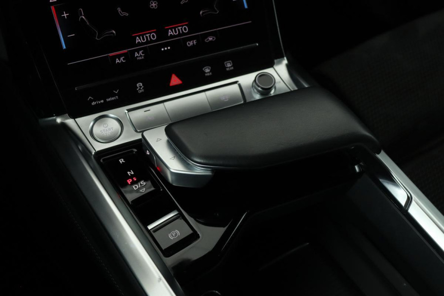 Audi e-tron 55 quattro Advanced S-Line | Panoramadak | Carplay | Adaptive Cruise | Sportstoelen | Alcantara | Full LED | Navigatie