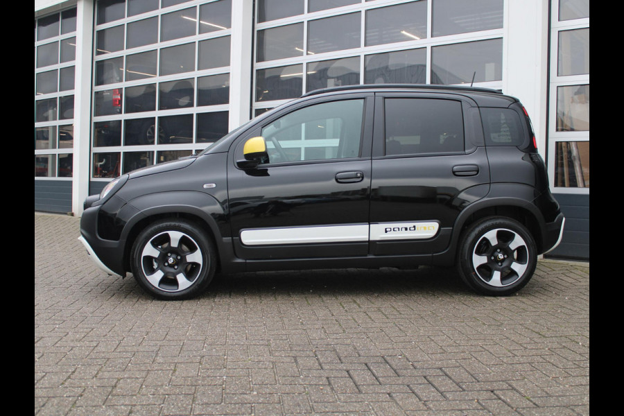 Fiat Panda Hybrid Pandina | Airco | Cruise | Priv Glass | Dakrails | 15" | PDC | Apple Carply | Nero Cinema