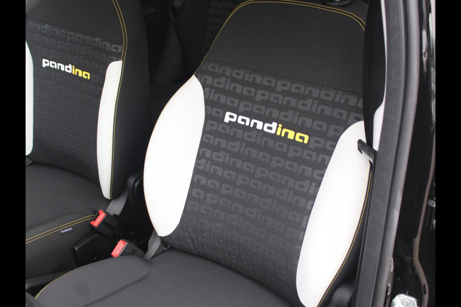 Fiat Panda Hybrid Pandina | Airco | Cruise | Priv Glass | Dakrails | 15" | PDC | Apple Carply | Nero Cinema