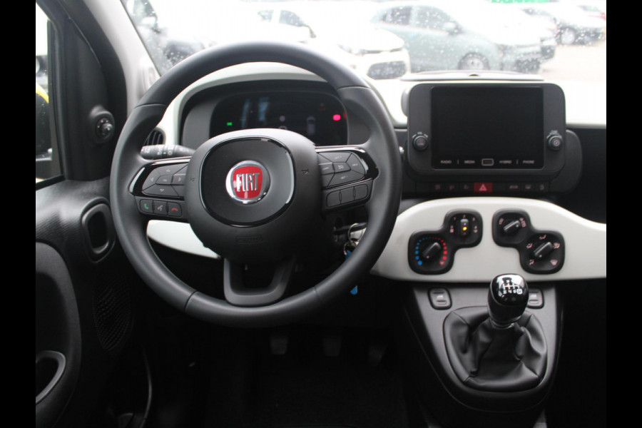 Fiat Panda Hybrid Pandina | Airco | Cruise | Priv Glass | Dakrails | 15" | PDC | Apple Carply | Nero Cinema