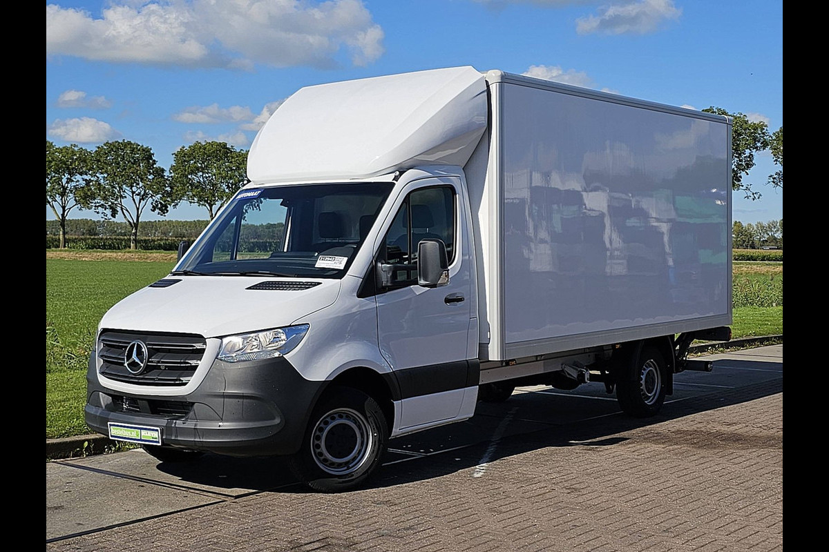 Mercedes-Benz Sprinter 319 1.9 CDI Bakwagen Laadklep Airco Mbux Automaat Zijdeur Euro6 190Pk!