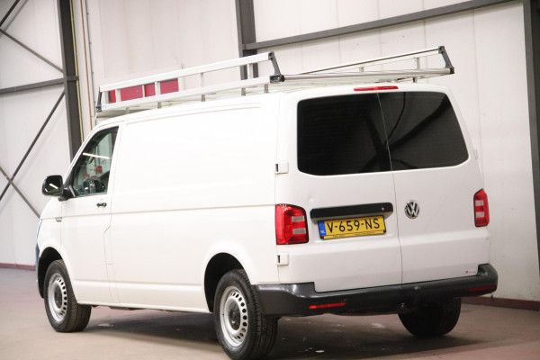 Volkswagen Transporter 2.0 TDI L2H1 LANG MET IMPERIAAL en TREKHAAK