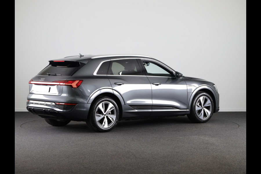 Audi Q8 e-tron S Edition 50 250kw/340pk 95Kwh SUV Elektr. aandrij VAN € 78190,-. VOOR € 69990,-.