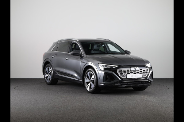 Audi Q8 e-tron S Edition 50 250kw/340pk 95Kwh SUV Elektr. aandrij VAN € 78190,-. VOOR € 69990,-.