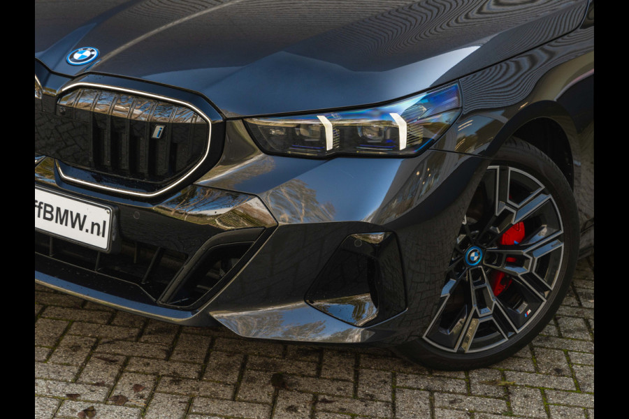 BMW i5 Touring eDrive40 M-Sport Pro - Pano - Driving Ass Prof - Harman-Kardon - Stoelventilatie