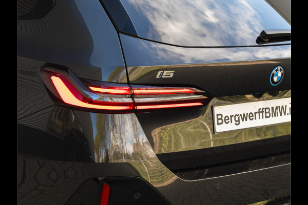 BMW i5 Touring eDrive40 M-Sport Pro - Pano - Driving Ass Prof - Harman-Kardon - Stoelventilatie