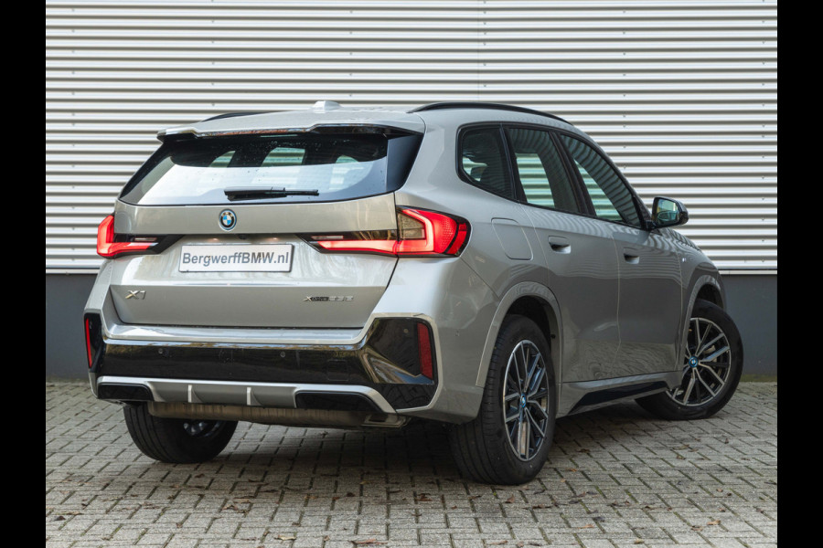 BMW X1 xDrive25e M-Sport - Adaptive LED - Stoelverwarming - Camera - Parking Ass