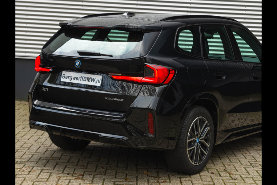 BMW X1 xDrive25e M-Sport - Driving Ass Plus - Adaptive LED - Stoelverwarming - Camera