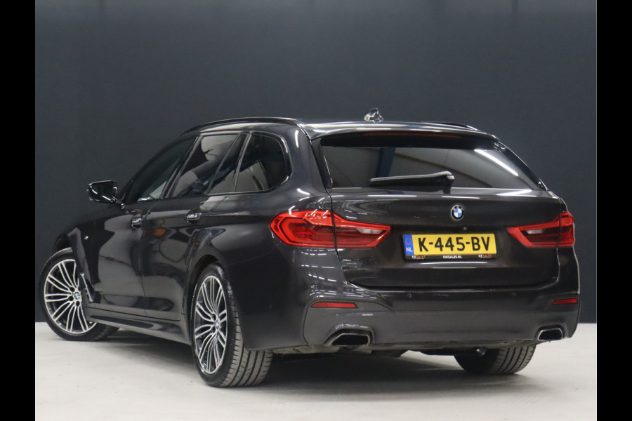 BMW 5 Serie Touring 530i M Sport [SCHUIFKANTELDAK, HEAD-UP, CAMERA, DIGITAL DASH, SFEERVERLICHT, STOELVENTILATIE, ELEK. STOELEN, VOL LEDER, NIEUWSTAAT]