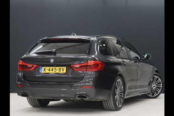 BMW 5 Serie Touring 530i M Sport [SCHUIFKANTELDAK, HEAD-UP, CAMERA, DIGITAL DASH, SFEERVERLICHT, STOELVENTILATIE, ELEK. STOELEN, VOL LEDER, NIEUWSTAAT]