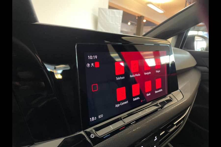 Volkswagen Golf 1.4 eHybrid GTE AIRCO NAVI CRUISE BLUETOOTH APPLE CARPLAY GROOT SCHERM ELEK RAMEN NIEUWSTAAT