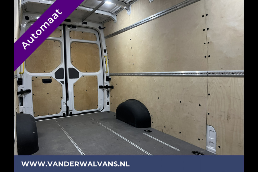 Volkswagen Crafter 2.0 TDI Automaat L4H3 L3H2 Euro6 Airco | Navigatie | Cruisecontrol | Camera apple carplay, android auto, parkeersensoren, bijrijdersbank, 270 gr. achterdeuren