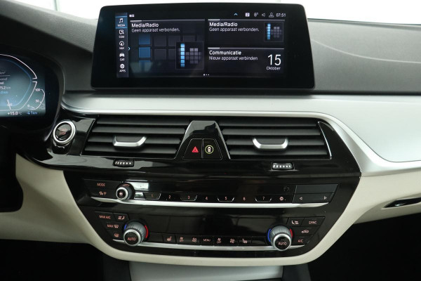 BMW 5 Serie 530e iPerformance eDrive Edition | DAB+ | Leder | Carplay | Full LED | Memory | Stoelverwarming | Navigatie | PDC